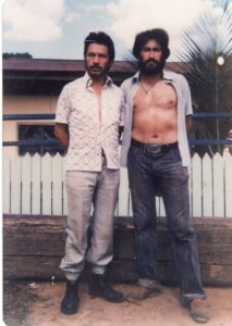 Dulfredo Rua y Carlos Soria Galvarro en Puerto Cavinas (octubre de 1980)